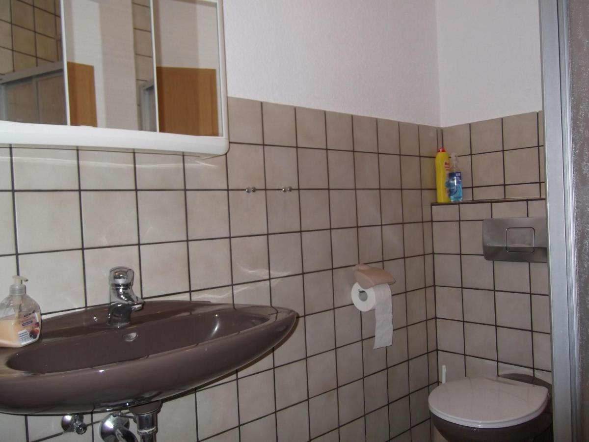 Ferienhaus Und Ferienwohnung Knappstein Moehnesee Exterior photo
